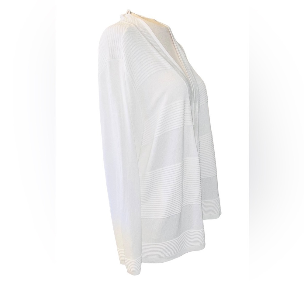 NWT!! CYRUS light weight sweater jacket. Color white  size M.  NWT!!! - Picture 5 of 12